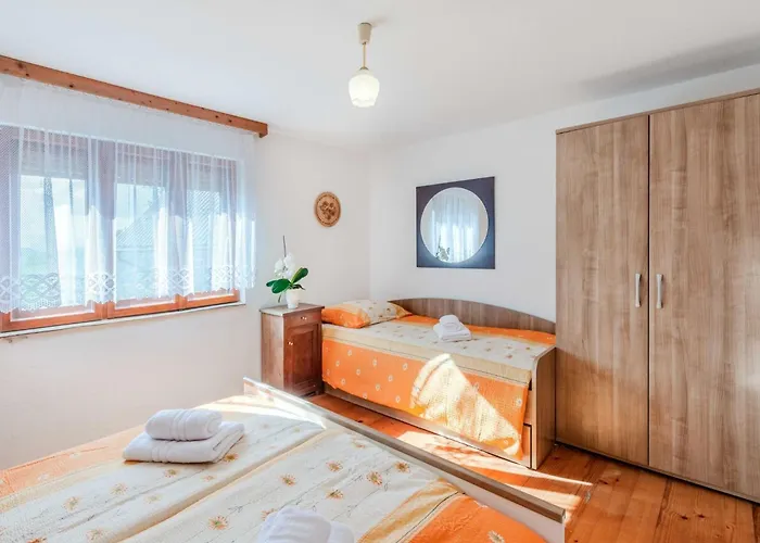 Nature Hideaway Homes With Sauna - Two Bedroom بيت للعطل Slap ob Idrijci